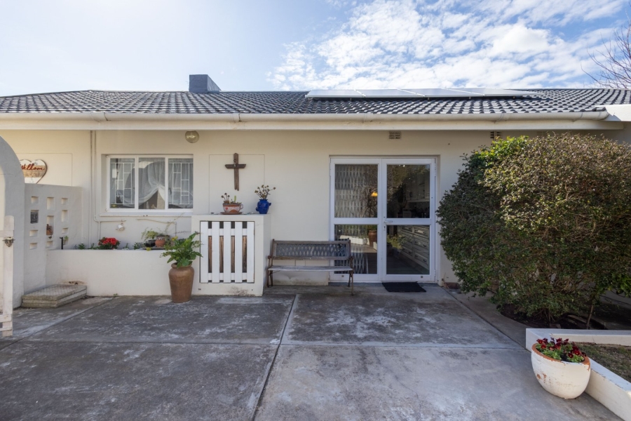 3 Bedroom Property for Sale in Upper Robberg Western Cape